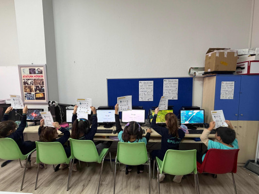 Spil Bot'u uzay üssüne ulaştırma kodlama etkinliği